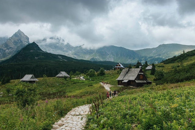 Willa Cztery Pory Roku w Zakopanem – sprawdź doskonałe miejsce na luksusowy wypoczynek w górskim klimacie!